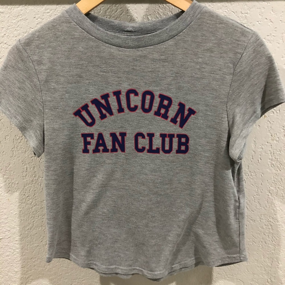 “H&M” uniform fan club tee